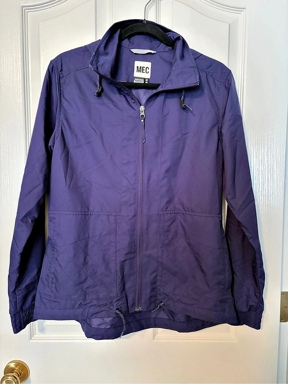 MEC Women's Hooded Windbreaker in Purple/Blue Size Medium